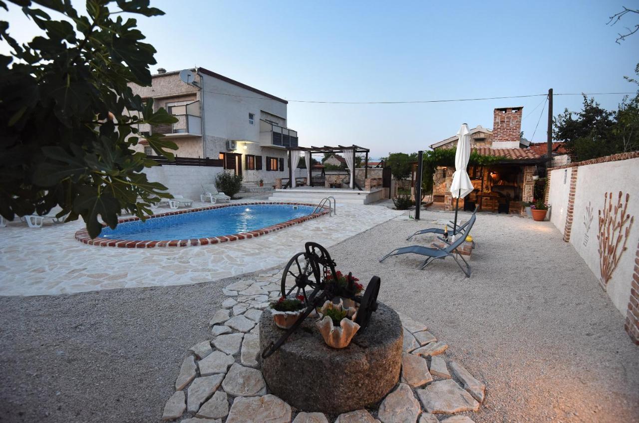 House & Apartment Palaca Donji Zemunik Exterior photo